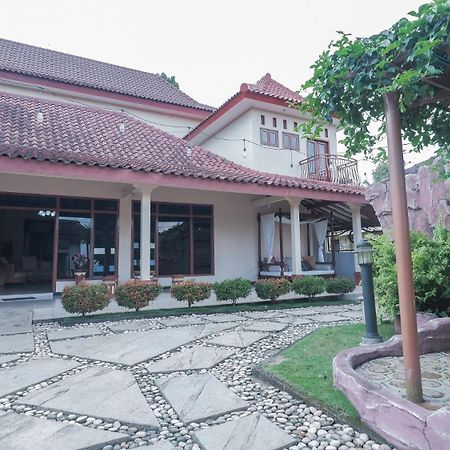 Marry Ind Gunung Kawi Guest House Malang Bumirejo Zewnętrze zdjęcie