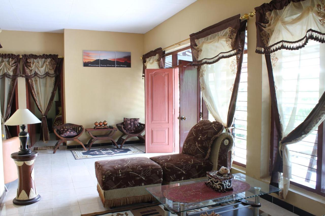 Marry Ind Gunung Kawi Guest House Malang Bumirejo Zewnętrze zdjęcie